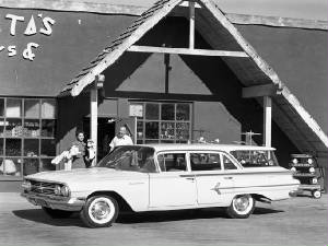 1960chevparkwoodwag.jpg