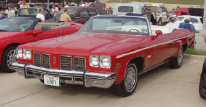 1975olds88roycvred.JPG