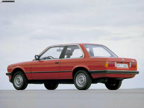 BMW/1982bmw3162dr.jpg