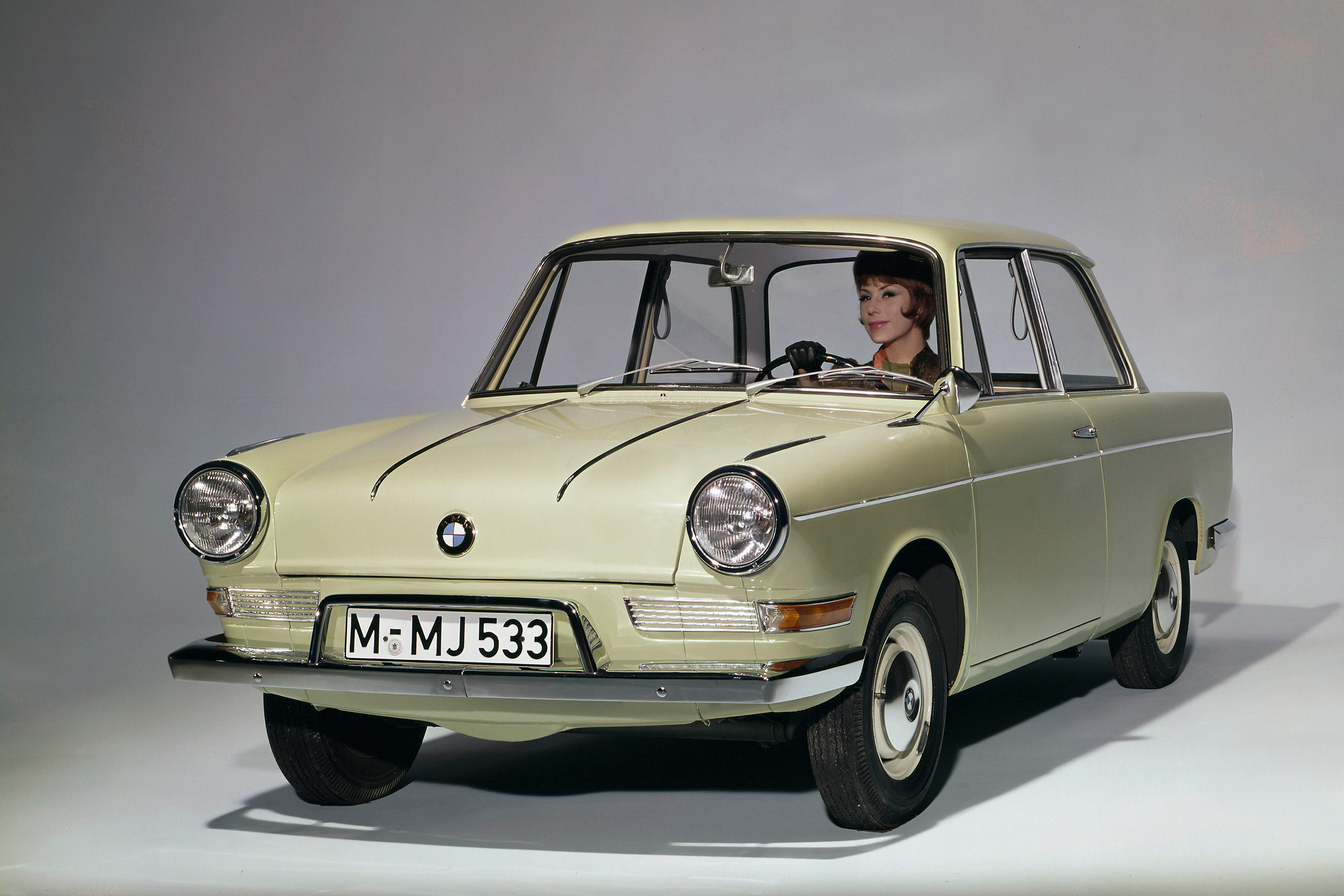 BMW/bmw700ls.jpg