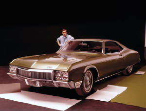 BUICK_RIVIERA/1970bkrivgoldfront.jpeg