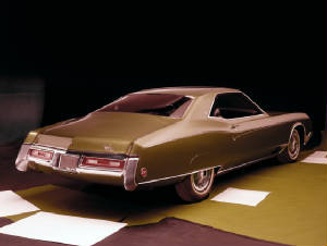 BUICK_RIVIERA/1970bkrivgoldrr.jpeg