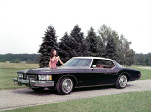 BUICK_RIVIERA/1973bkrivblkf.jpg