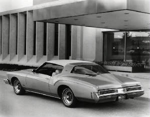 BUICK_RIVIERA/1973bkrivbnwrr.jpg