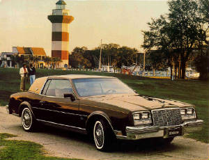 BUICK_RIVIERA/1982bkrividkbrnn.jpg