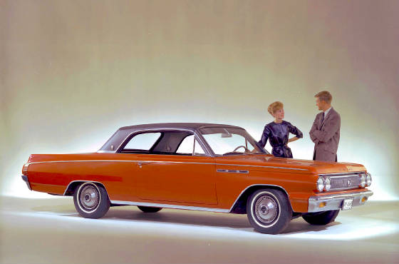 BUICK_SKYLARK/1963bkskylarkred2.jpg