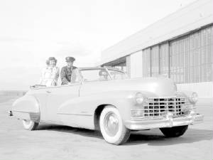 CADILLAC/1946cad62cnv.jpeg