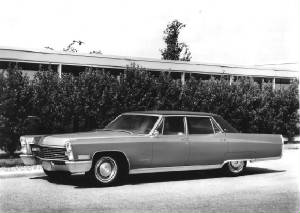 CADILLAC/1967cadfltwdbrou.jpg