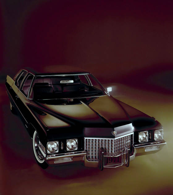 CADILLAC/1977coupedeville.jpg