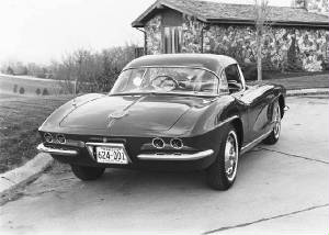 CHEV_CORVETTE/1962chevcorvetterear.jpg