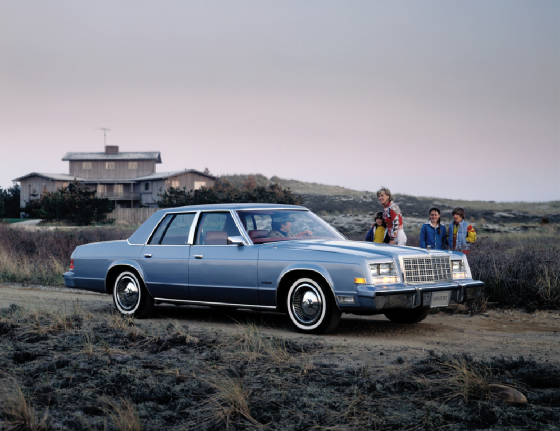 CHRYSLER/1979chrysnewport.jpg