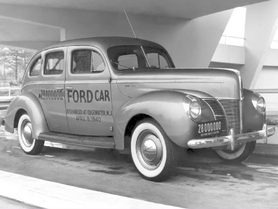 FORD/1942fordv8superdelusetudor.jpg