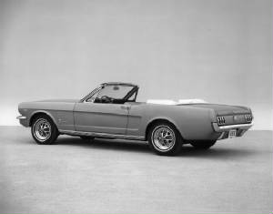 FORD_MUSTANG/1966fordmustconvbnw.jpg