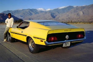 FORD_MUSTANG/1971fordmustboss351yellrear.jpg