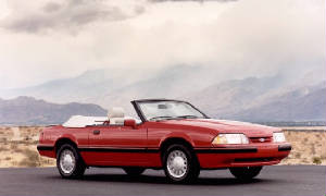 FORD_MUSTANG/1989mustconvredd.jpg