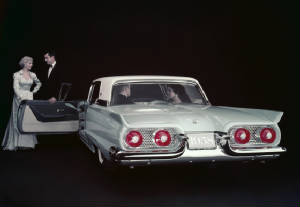 FORD_THUNDERBIRD/1958fordtbirdrear.jpg