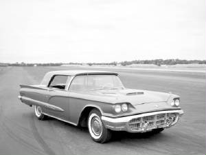 FORD_THUNDERBIRD/1960fordtbirdbnw.jpeg
