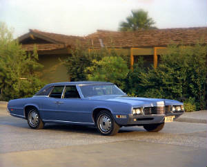 FORD_THUNDERBIRD/1970fordtbirdland4drbluettt.jpeg