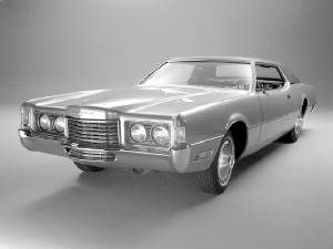 FORD_THUNDERBIRD/1972fordtbirdbnwfront.jpeg