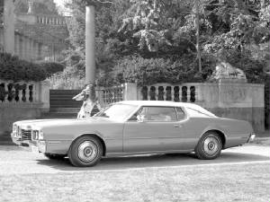 FORD_THUNDERBIRD/1972fordtbirdlandbnw.jpeg