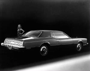 FORD_THUNDERBIRD/1973fordtbirdbnwrr.jpg