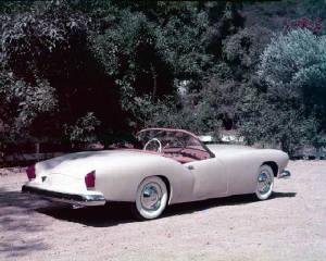 KAISER_DARRIN/1954kaiserdarrinpinkrear.jpg