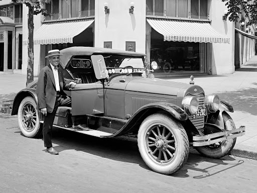 LINCOLN/1930lincLconvsedanbydietrich.jpg