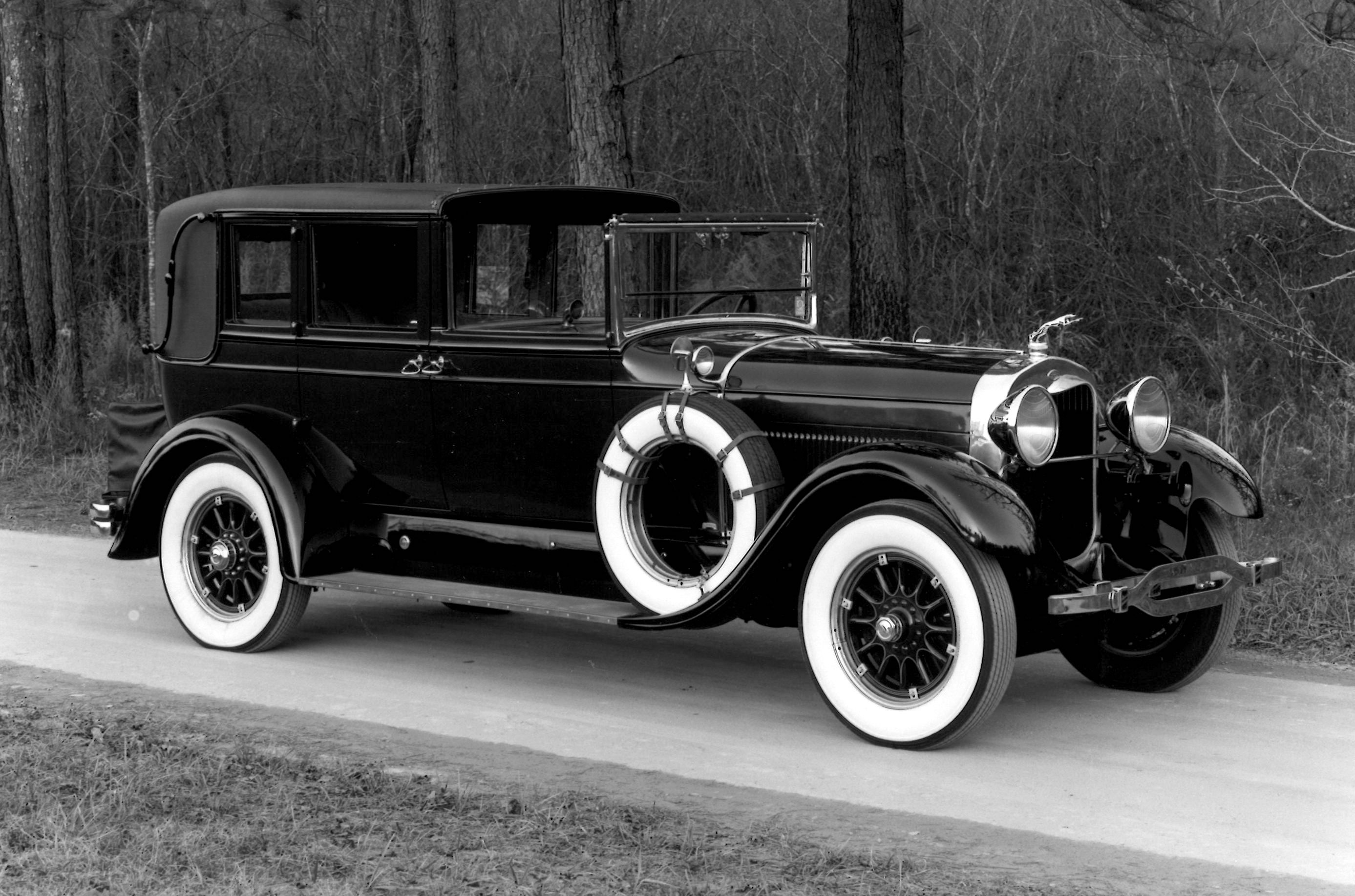 LINCOLN/1930lincLconvsedanbydietrich.jpg