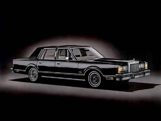 LINCOLN_CONTINENTAL/1980townecoupe.jpg
