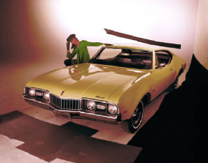 OLDSMOBILE_CUTLASS/1968cutsup2hyell.jpg