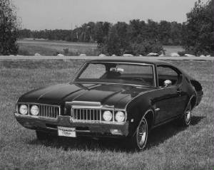 OLDSMOBILE_CUTLASS/1969oldscutlassSholiday.jpg