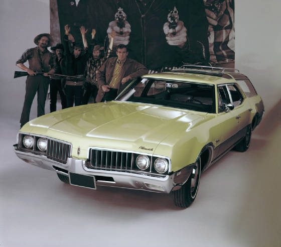 OLDSMOBILE_CUTLASS/1969oldsvistacryellow.jpg