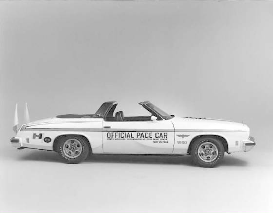 OLDSMOBILE_CUTLASS/1974oldshurstoldspacecar.jpg