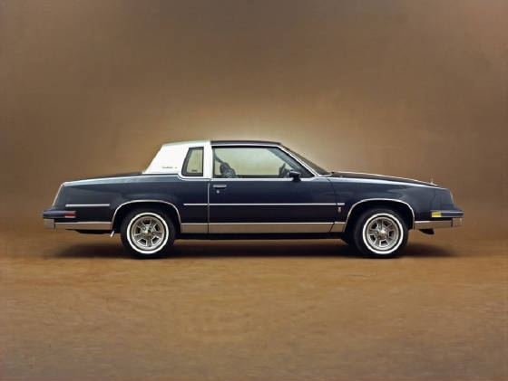 OLDSMOBILE_CUTLASS/1982oldscutsupbro2dr.jpeg