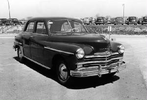 PLYMOUTH/1949plyspecdlx4drsdn.jpg