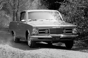 PLYMOUTH_BARRACUDA/1964plymbarrafrontbnw.jpeg