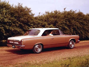 RAMBLER_AMERICAN/1967ramamer2drblue.jpg