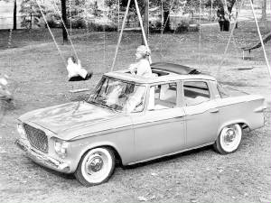 STUDEBAKER_LARK/1961studelarks4rbnw.jpeg