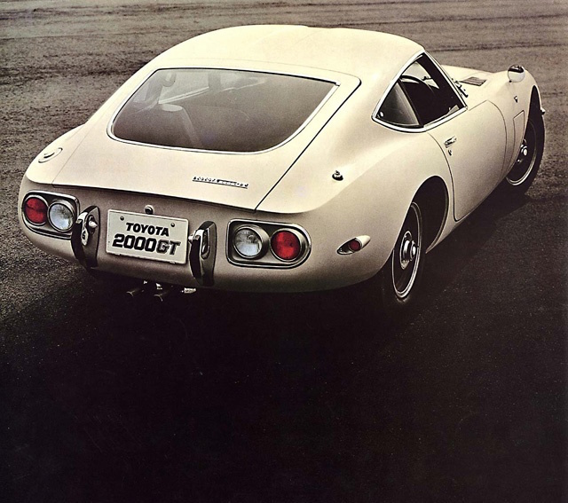 TOYOTA_2000GT/toyota2000gtwhiterr.jpg