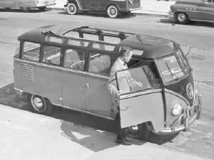 VOLKSWAGEN_BUS/195457vwmicrobuxdeluxestreet.jpeg