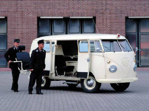 VOLKSWAGEN_BUS/1958vwambulancewte.jpeg