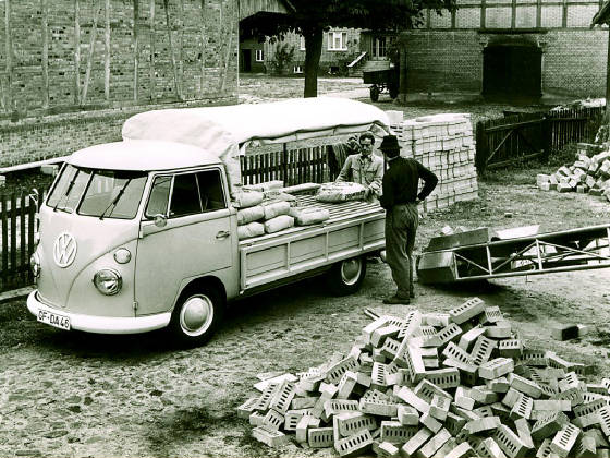 VOLKSWAGEN_BUS/196467vwpickupwithstakesntarpaulin.jpeg