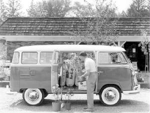 VOLKSWAGEN_BUS/196467vwstationwagonvlwn.jpeg