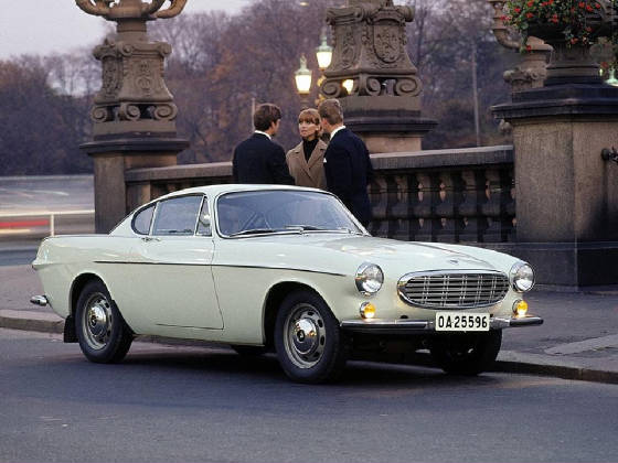 VOLVO/1972volvo1800esrear.jpg