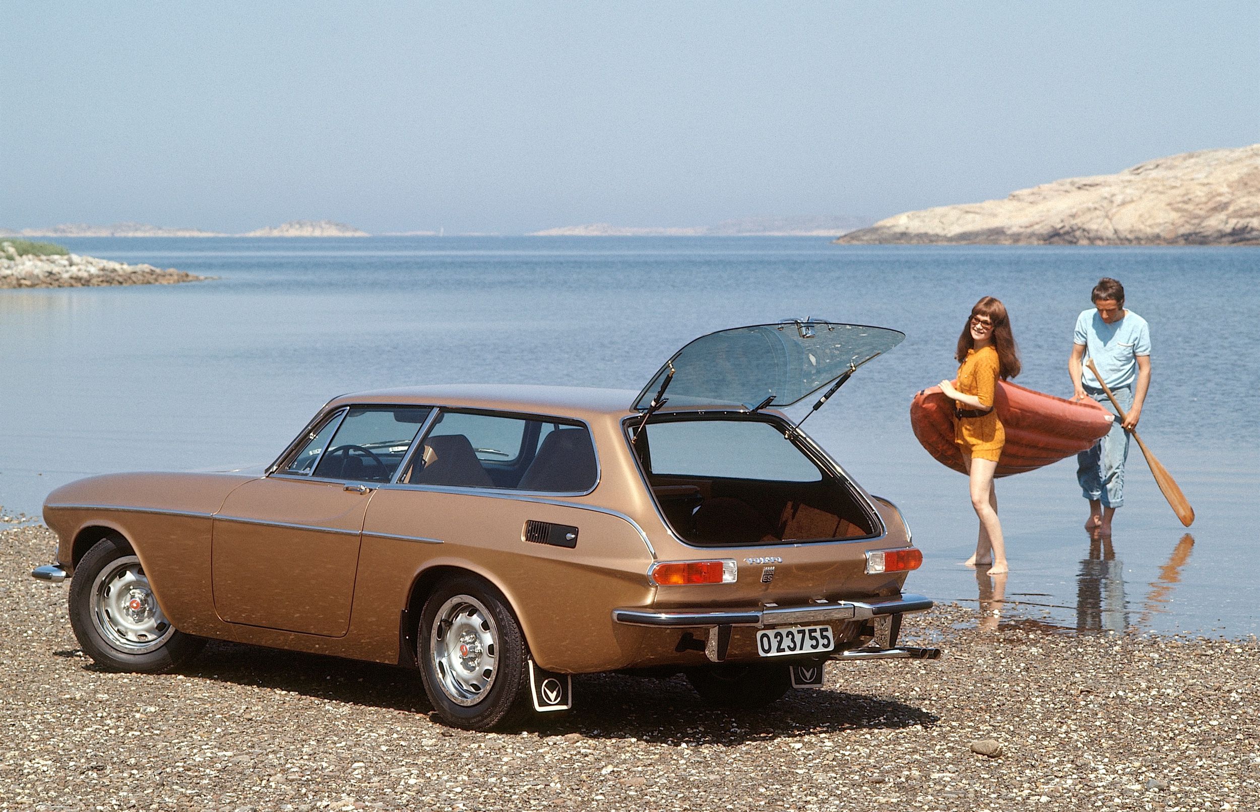 VOLVO/1972volvo1800esrear.jpg